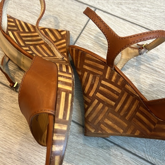 Bruno Magli made in Italy Brown leather Wedge embossed Sandals size 10.5 - Picture 8 of 11